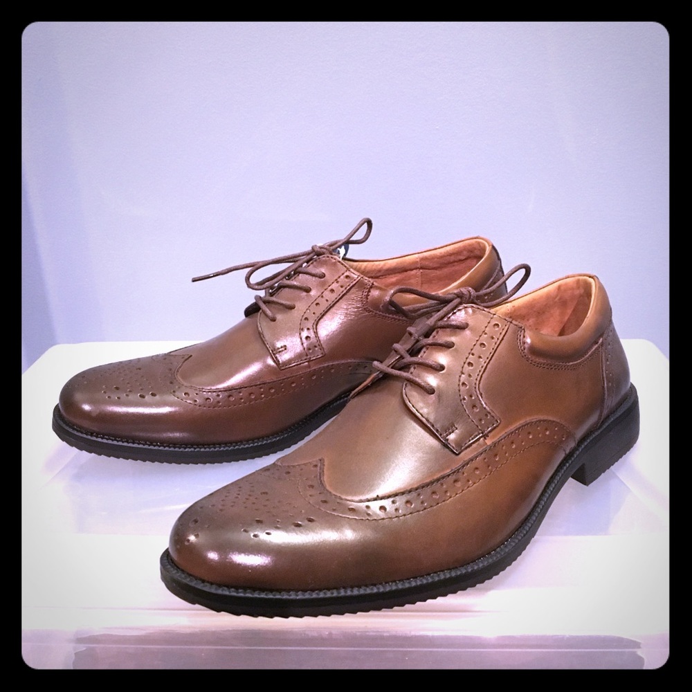 CLARKS Kovit Walk Brogue Shoes NWT 9.5